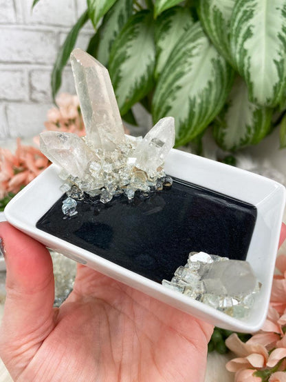 Black-Resin-Quartz-Crystal-Tray