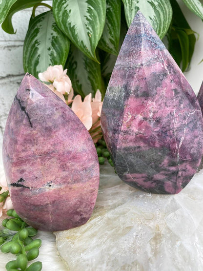 Brazilian-Rhodonite-Flames