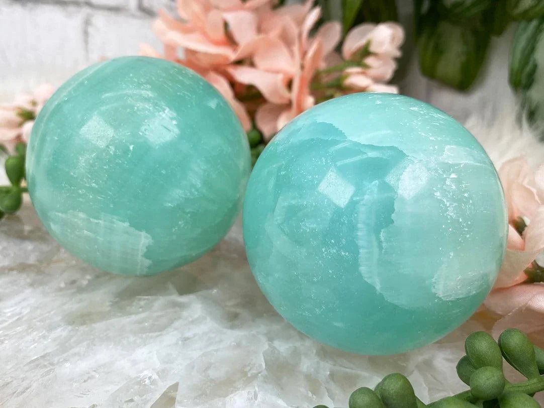 Bright-Teal-Calcite-Spheres