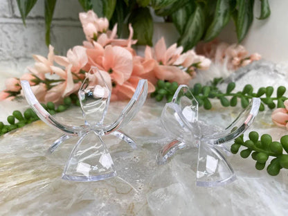Clear-Plastic-Stand-for-Crystals