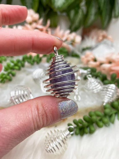 Customizable-Wire-Cage-Pendant-for-Crystals