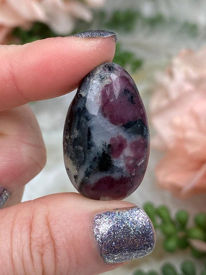 Eudialyte-Pendant-Stone