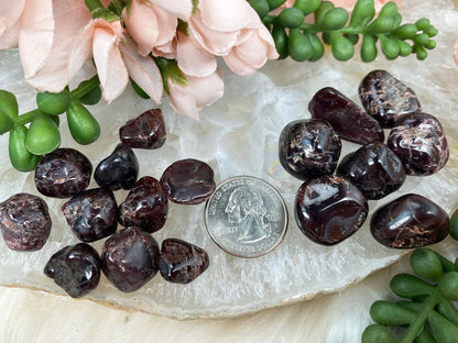 tumbled garnet stones
