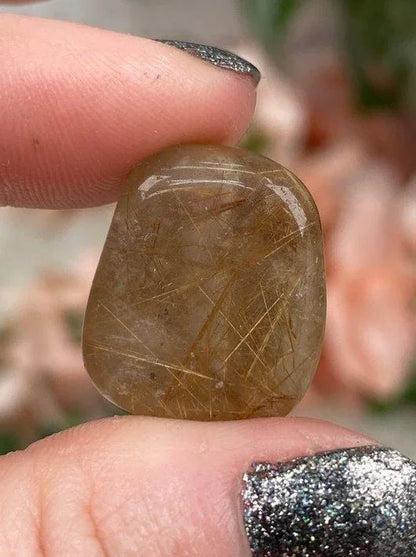 Tumbled-Golden-Rutile-in-Quartz
