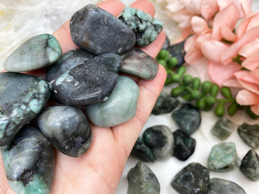 Tumbled-Gray-Black-Green-Emerald-Matrix