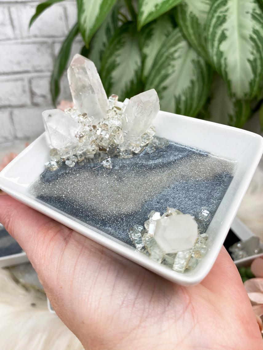 Gray-Clear-Quartz-Point-Crystal-Tray
