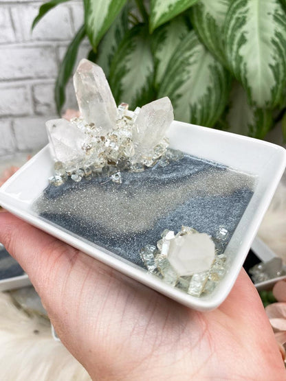 Gray-Clear-Quartz-Point-Crystal-Tray