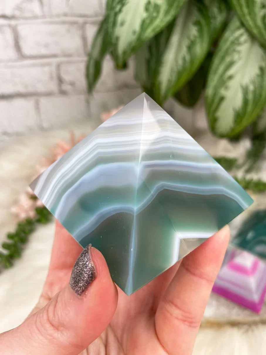Green-Agate-Pyramid