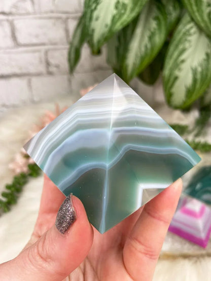 Green-Agate-Pyramid
