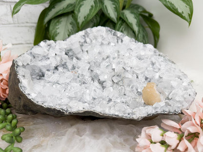 large-gray-apophyllite-geode