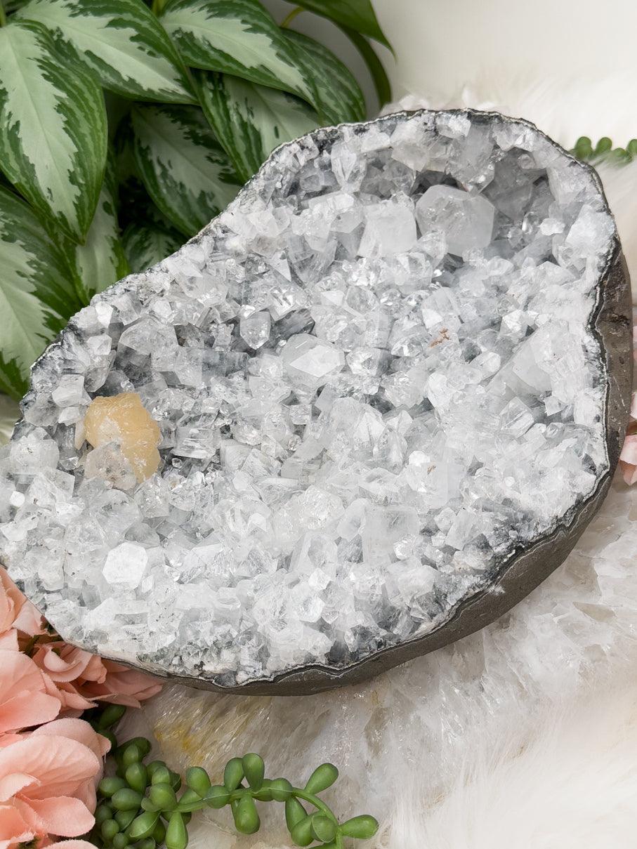 large-gray-apophyllite-geode