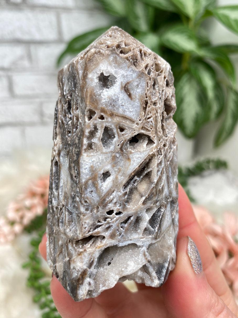 striped-sphalerite-point