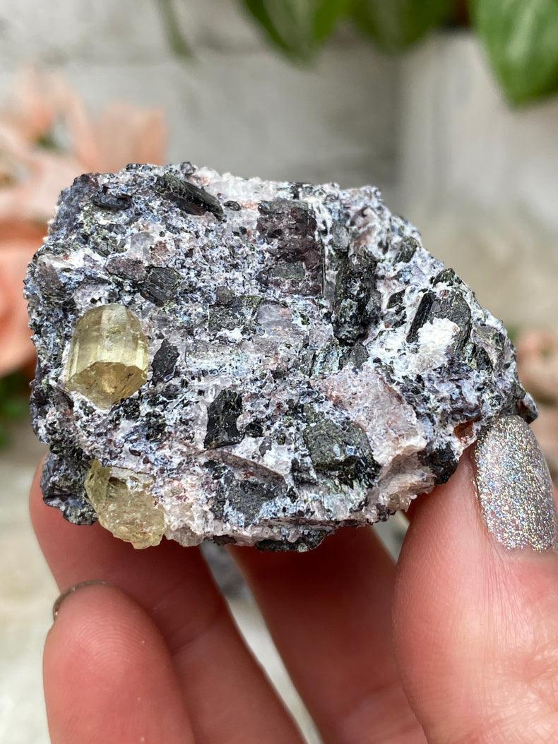 yellow-apatite-point-in-matrix