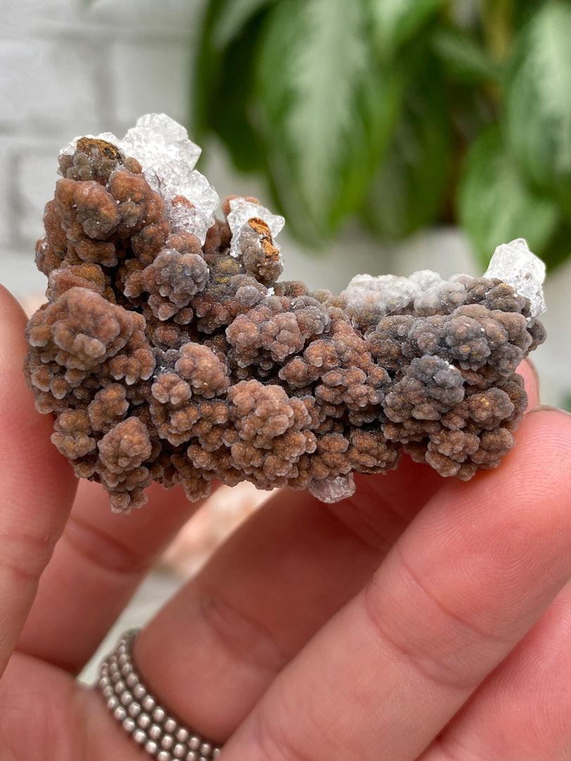 brown-chalcedony-white-calcite