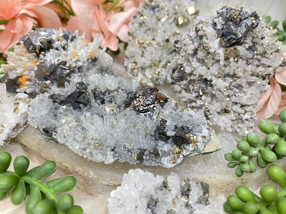 goldpyrite-on-quartz