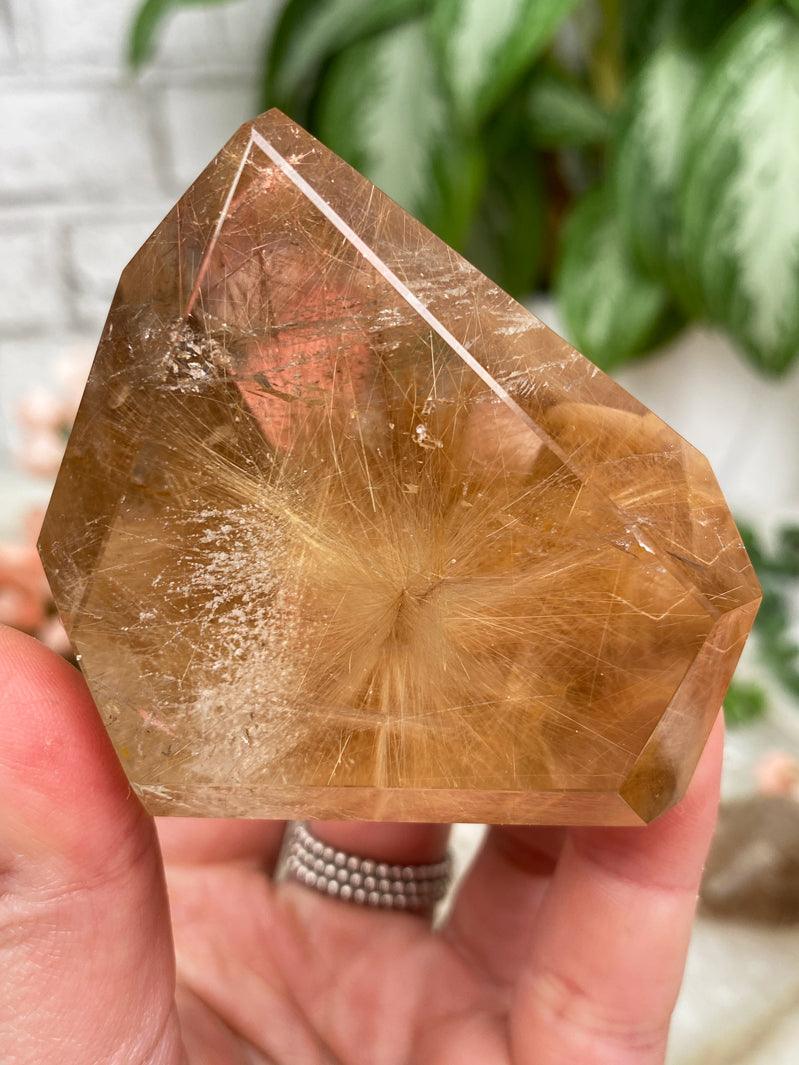 rutile-quartz-with-penetrator