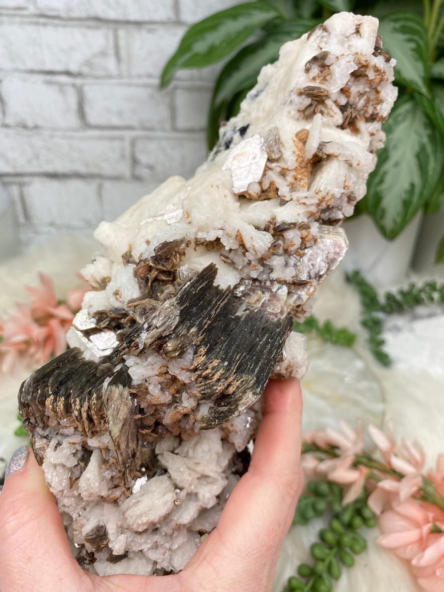 white-albite-brown-mica-mix