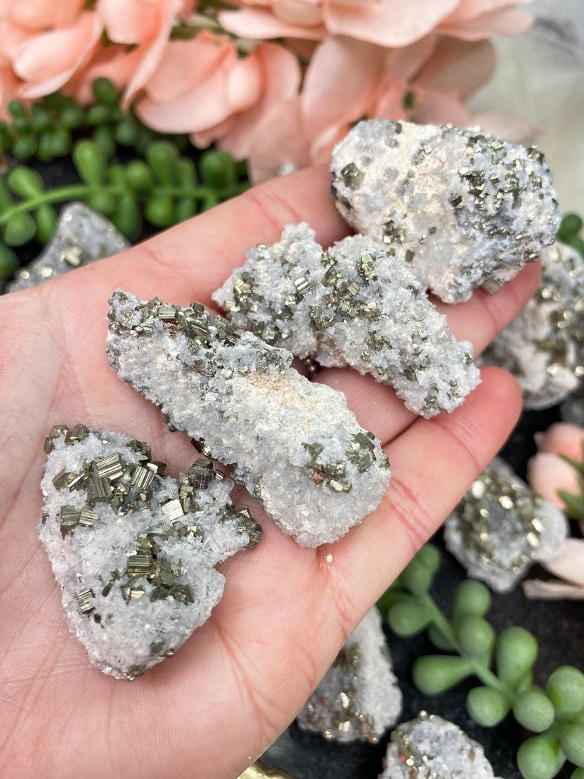 small-quartz-pyrite-clusters