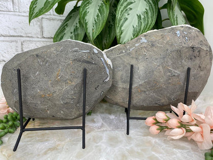 Gray-Chalcedony-Apophyllite