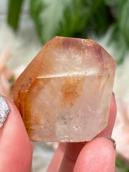 orange-dream-coat-amethyst-point