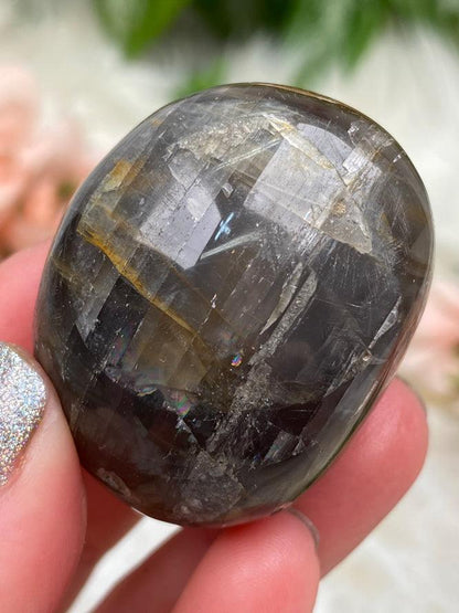 gray-moonstone-palm-stone