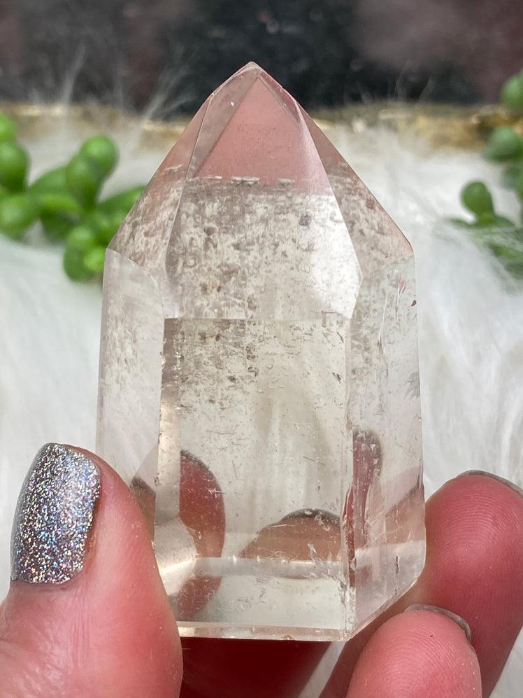 green-chlorite-in-garden-quartz-point