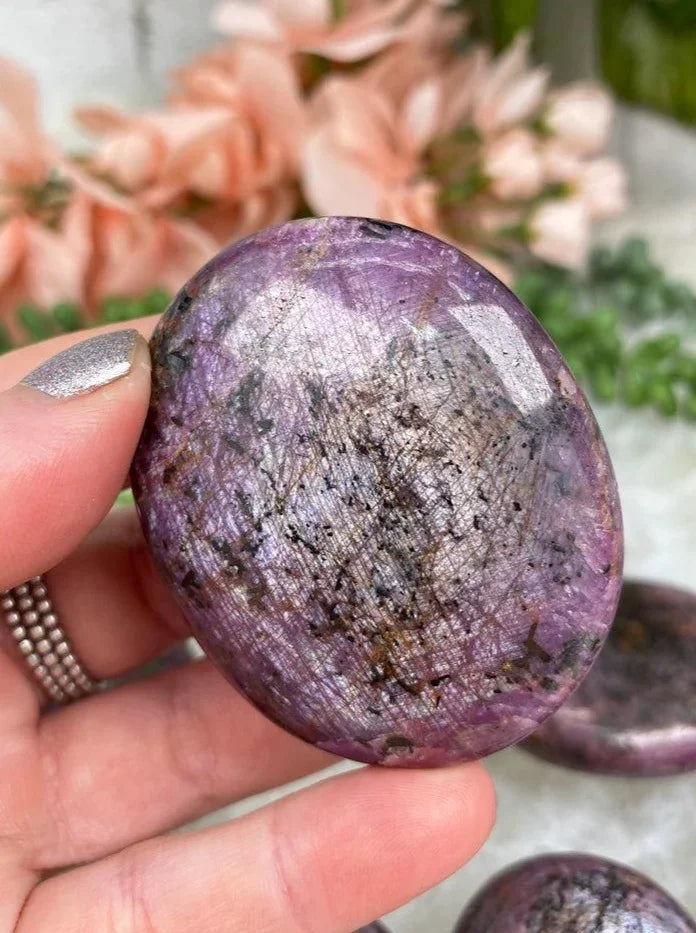 Indian-Star-Ruby-Palm-Stone