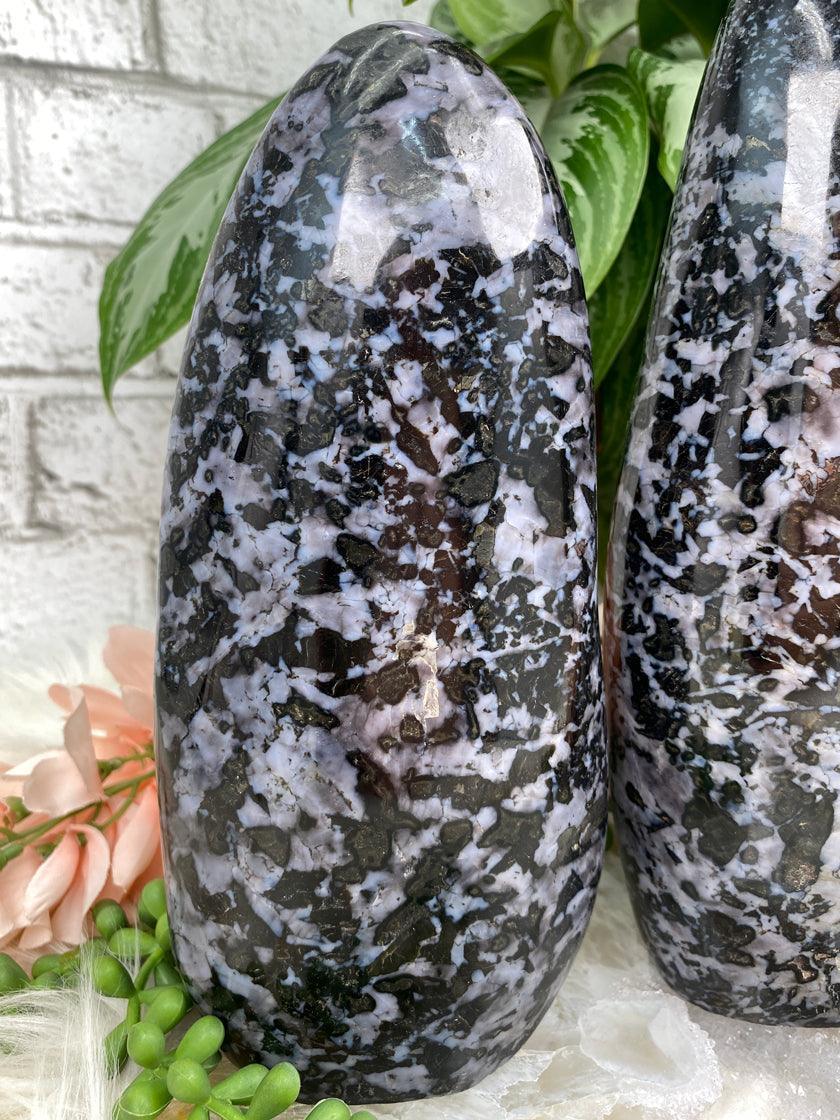 Indigo-Gabbro-Freeform