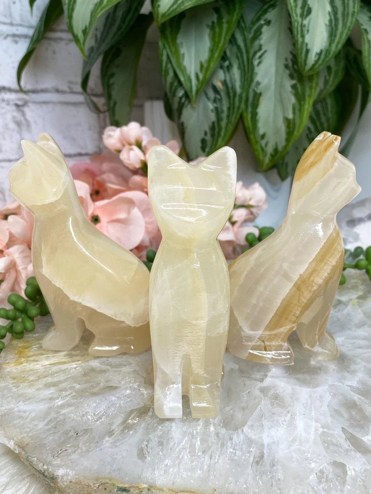 Light-Orange-Onyx-Calcite-Crystal-Cat-Memorial-Gift