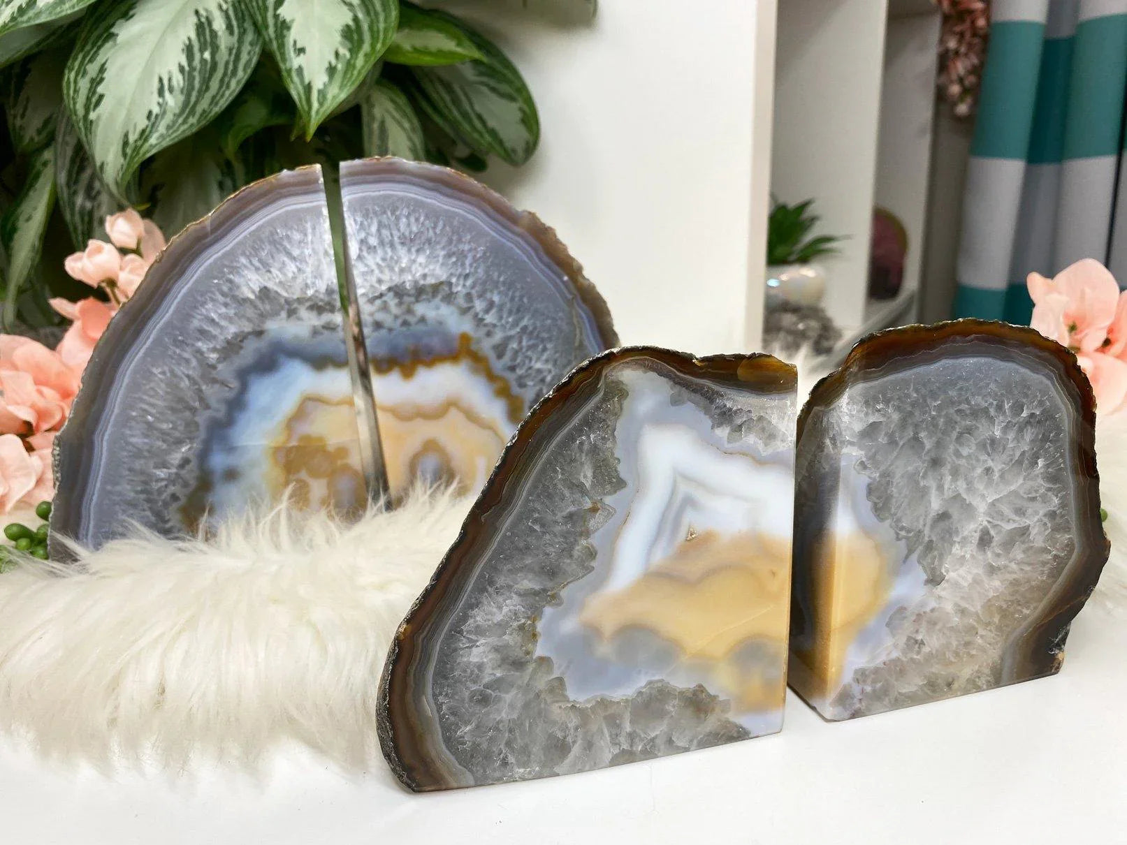 For sale Natural Gray Yellow White Chalcedony Agate Crystal Bookend for Home Decor