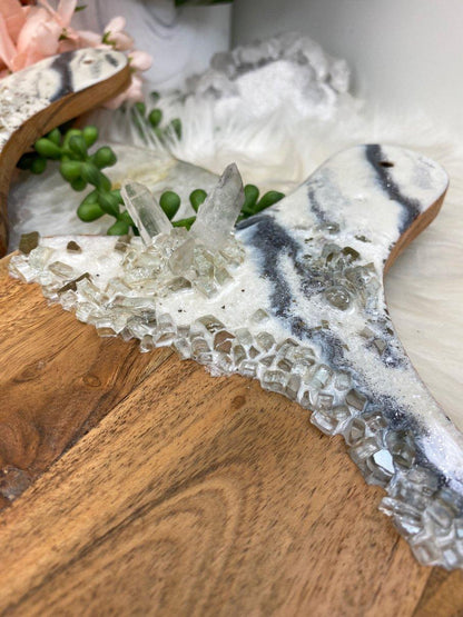 Natural-Quartz-Resin-Geode-Charcuterie-Board