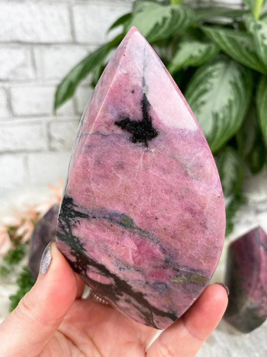 Pink-Rhodonite-Flame-with-Blue-Kyanite-Lines