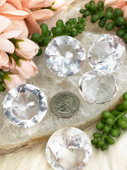 Quartz-Carved-Into-Diamond-Shape