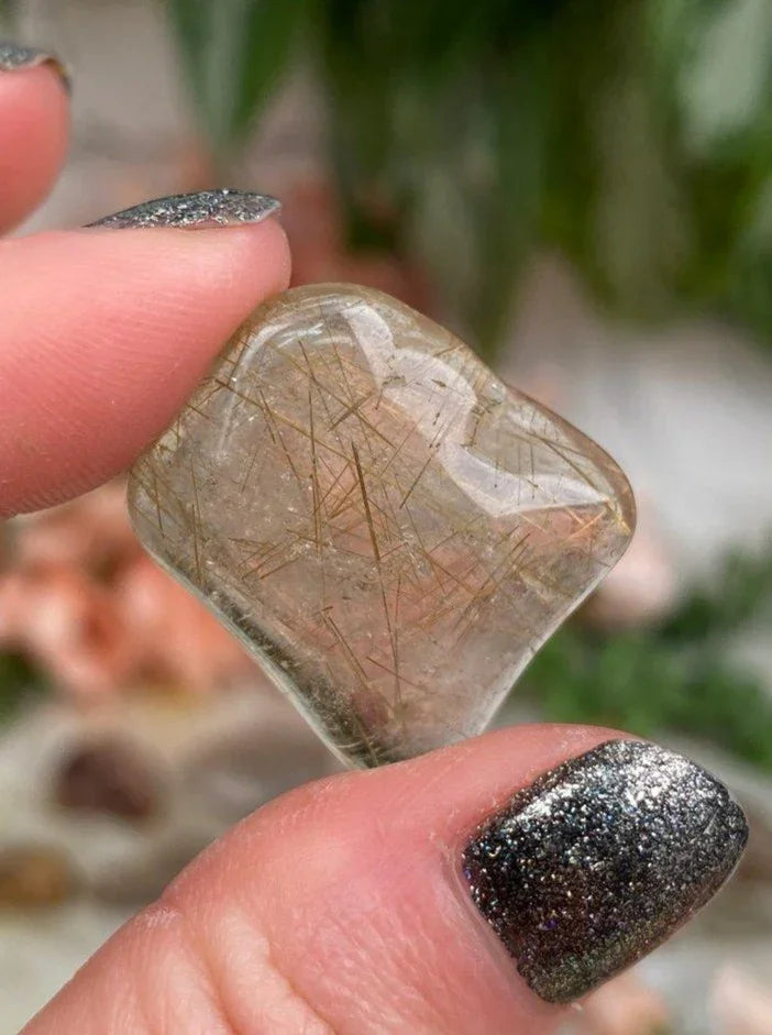 Tumbled-Red-Gold-Rutile-in-Quartz
