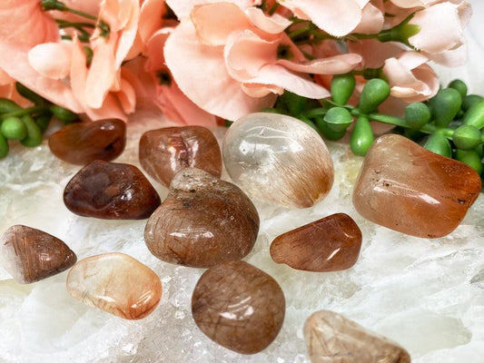 Red-Rutile-in-Quartz-Crystal-Lens-Stone