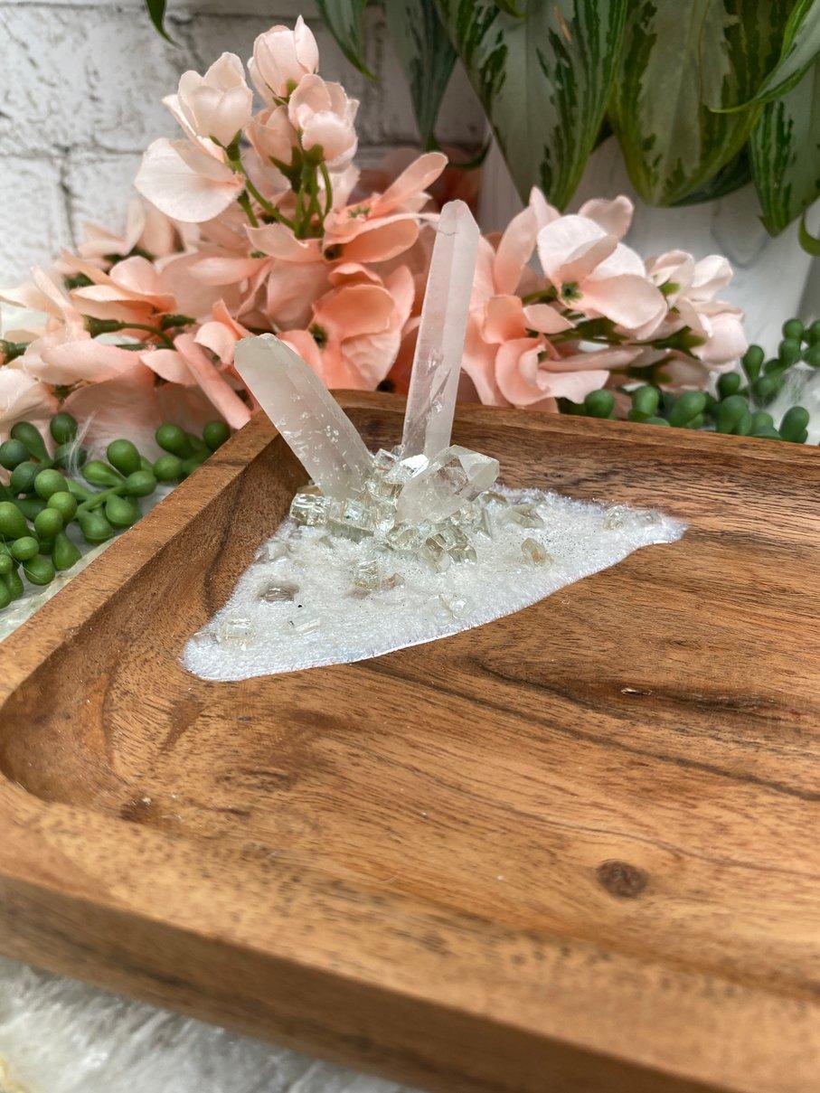 Resin-Crystal-Geode-Wood-Tray