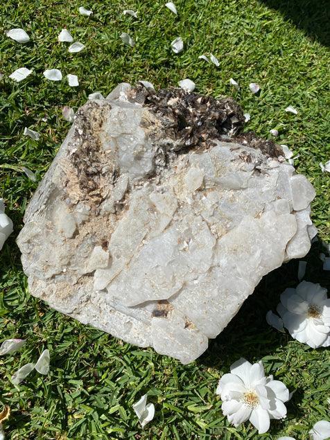 Smoky-Quartz-Mica-Bottom