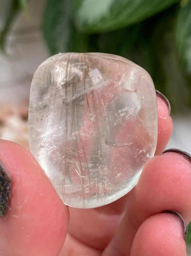 Tan-Rutile-in-Clear-Quartz