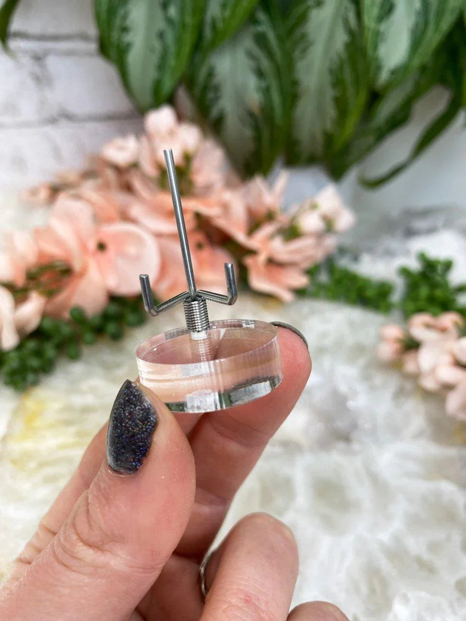 Tiny-Clear-Acrylic-Metal-Arm-Crystal-Display-Stand