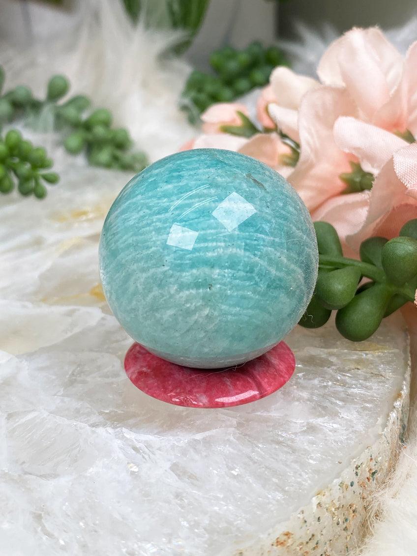     Using-a-donut-crystal-as-sphere-stand