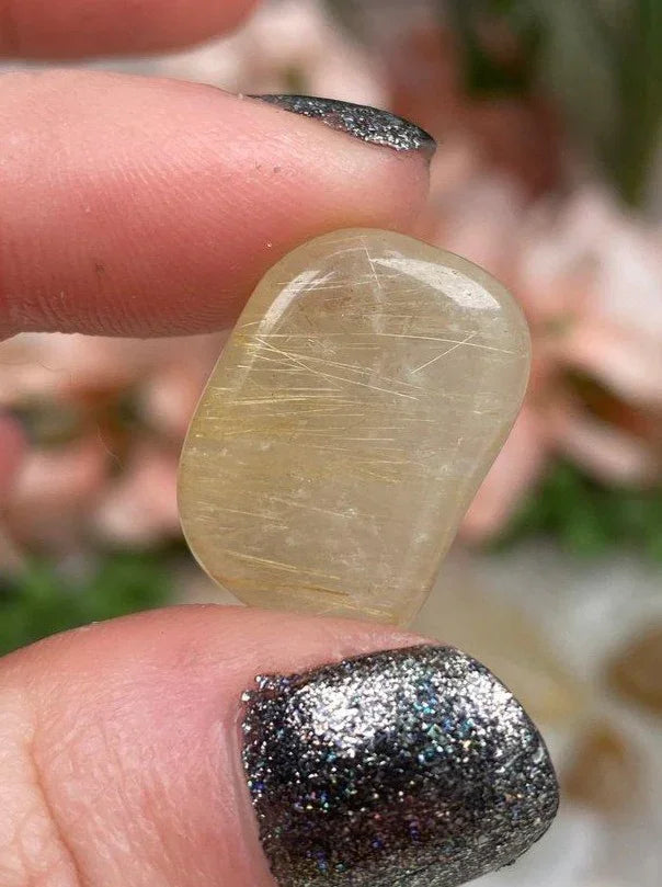 Tumbled-Yellow-Rutile-Hairs-in-Quartz