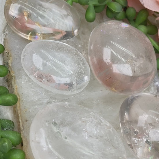 madagascar-quartz-palm-stones