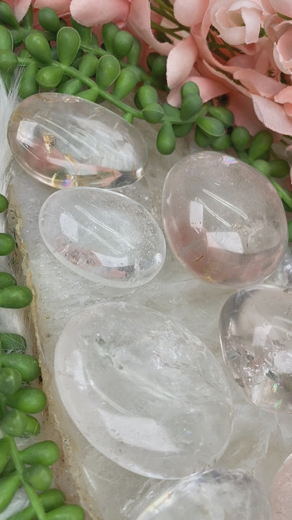 madagascar-quartz-palm-stones