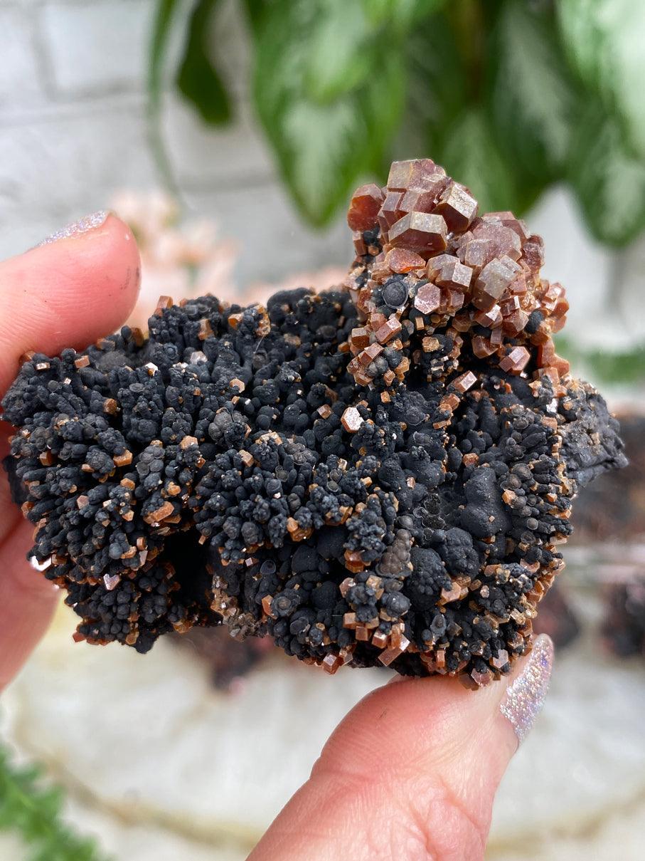 black-botryoidal-manganese-vanadinte