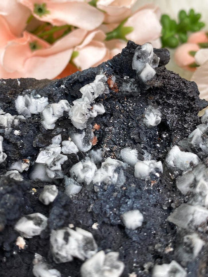 black-white-calcite-close-up