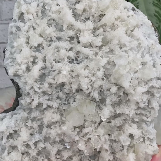 large-white-apophyllite-and-chalcedony-standing-clusters