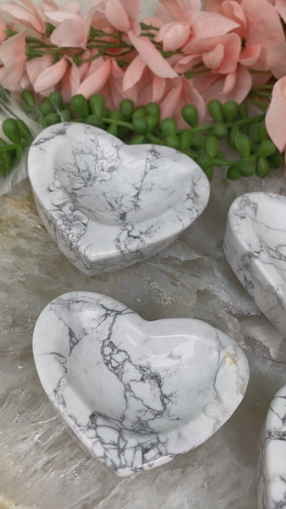 Small-White-Howlite-Heart-Dish-Video