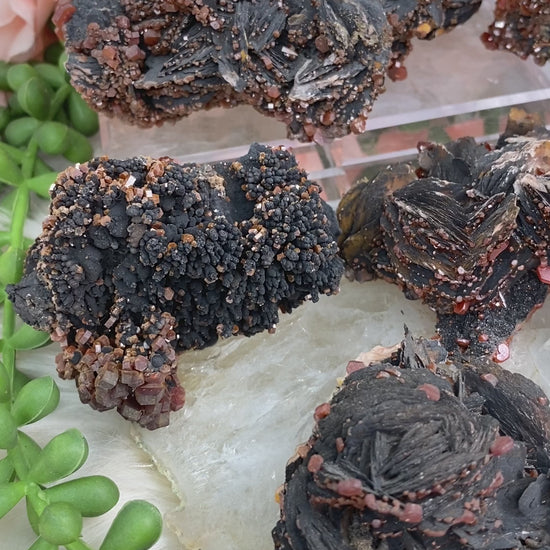 morocco-black-baryte-orange-vanadinite