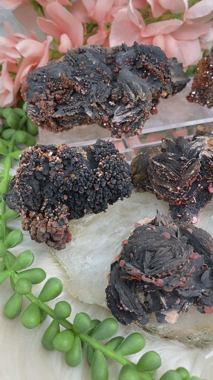 morocco-black-baryte-orange-vanadinite