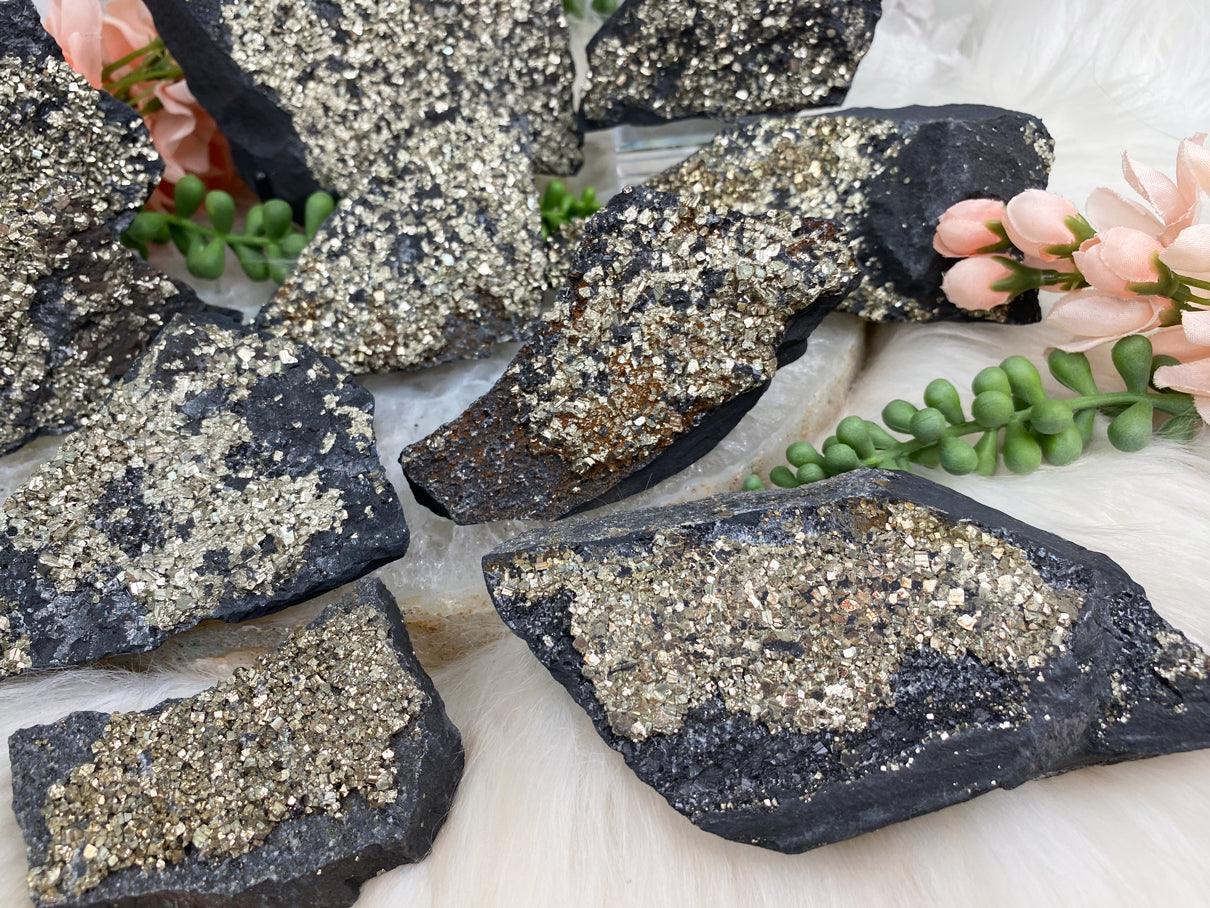 gold-pyrite-black-basalt-stone